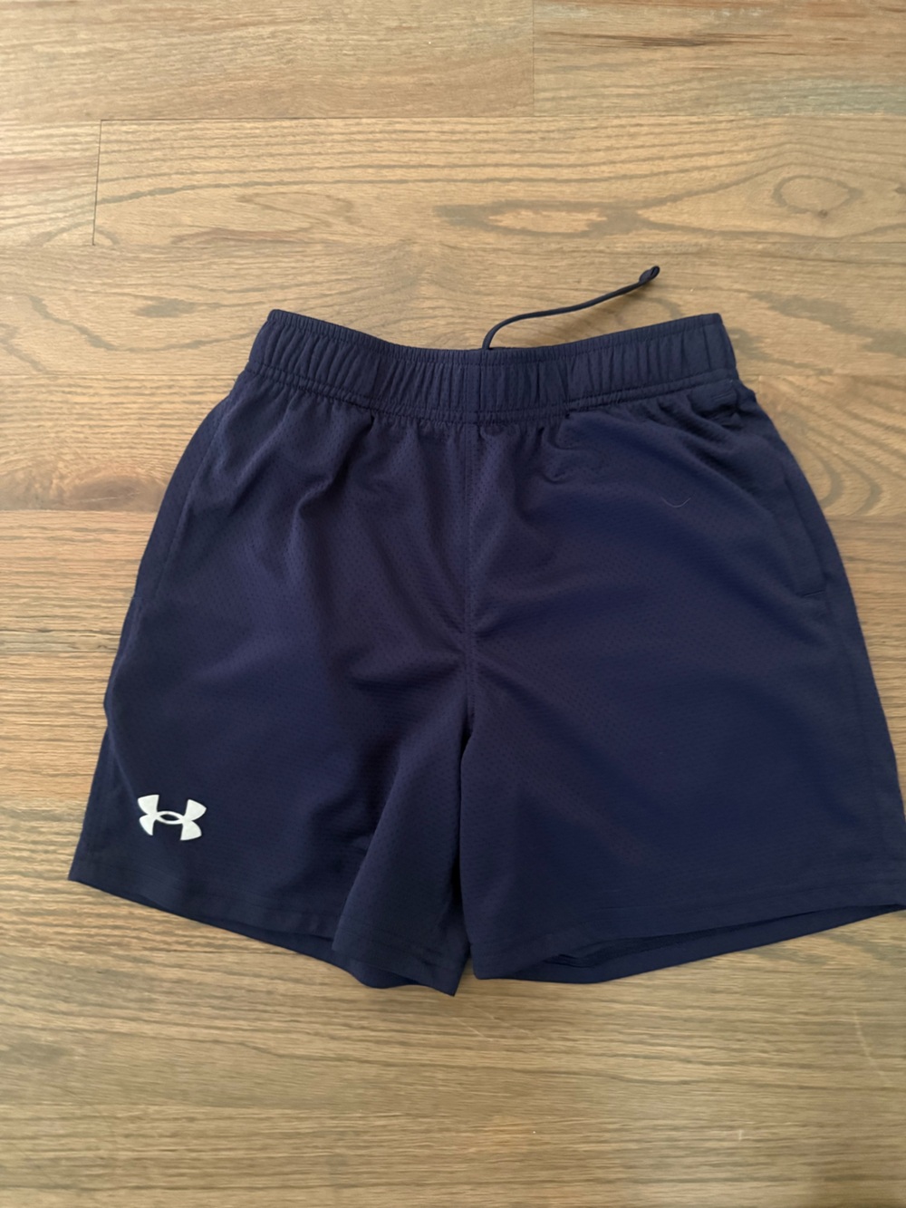 Under Armour Navy Blue Boys Training Shorts size youth medium